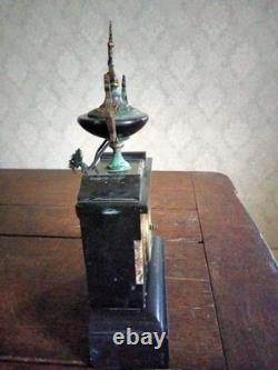 Pendule de cheminée Napoléon III fin XIXè, marbre noir et couleur, avec sa clé