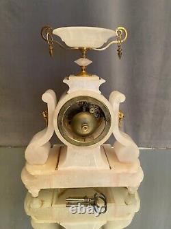 Pendule en albâtre et métal doré XIXe Napoléon III