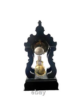 Pendule portique D'époque Napoléon en marqueterie de laiton XIX siècle
