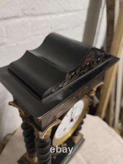 Pendule portique Napoléon III colonnes torsadées mouvement Japy Frères XIXe