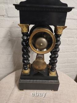 Pendule portique Napoléon III colonnes torsadées mouvement Japy Frères XIXe
