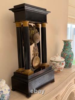 Pendule portique Napoléon III laiton / nacre Mouvement Japy Frères XIXe