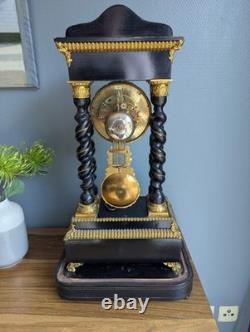 Pendule portique colonnes torses Napoléon III bronze doré XIXe