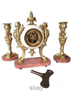 Pendulette et Bougeoirs en Bronze Doré XIXe siècle, Style Empire Napoléon III