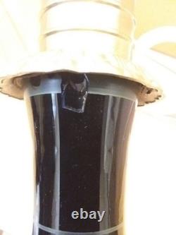 Pied de lampe Napoléon III au paon, verre noir et bronze XIXe