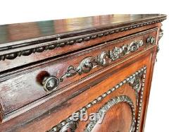 Placard ancien Louis-Philippe / Napoléon III en noyer sculpté XIXe siècle