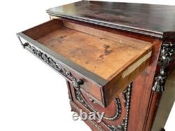 Placard ancien Louis-Philippe / Napoléon III en noyer sculpté XIXe siècle