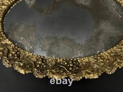 Plateau ovale en bronze ciselé et doré XIXe siècle