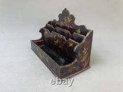 Porte courrier en bois laqué à décor d'oiseaux, XIXe