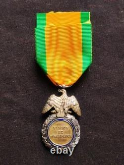RARE MÉDAILLE MILITAIRE NAPOLÉON III SECOND EMPIRE 19e XIXe 2ème TYPE NON SIGNÉE