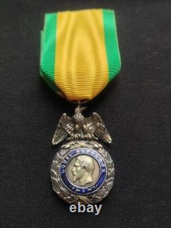 RARE MÉDAILLE MILITAIRE NAPOLÉON III SECOND EMPIRE 19e XIXe 2ème TYPE NON SIGNÉE