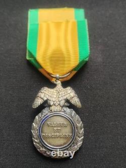 RARE MÉDAILLE MILITAIRE NAPOLÉON III SECOND EMPIRE 19e XIXe 2ème TYPE NON SIGNÉE