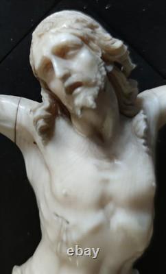 Rare Ancien Christ Sculpté Époque Xix Croix En Ébène