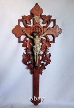 Rare grand crucifix mural en chêne sculpté Napoléon III fin XIX Siècle 61 cm