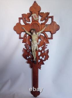 Rare grand crucifix mural en chêne sculpté Napoléon III fin XIX Siècle 61 cm
