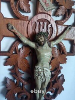 Rare grand crucifix mural en chêne sculpté Napoléon III fin XIX Siècle 61 cm