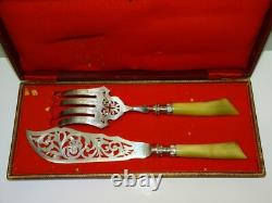 SERVICE A POISSON ou GATEAUX NAPOLEON III Lames métal argenté Manches CORNE XIXe