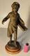 Statuette Xixe Enfant Vendeur De Rue De Pain