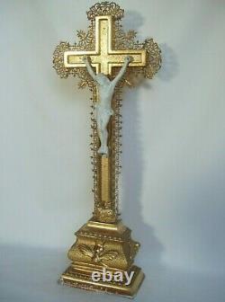 Superbe crucifix doré à la feuille d'or fin XIXe siècle