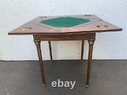 Table a jeux Mouchoir Napoléon III acajou et filet de laiton XIX siècle