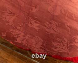 Tissu fin XIXe Napoléon III rouge sur fond noir décor brodé d'oiseaux L5082