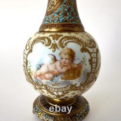 Vase Napoléon III en porcelaine de Sèvres et bronze doré Émaux champlevés XIXe