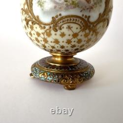 Vase Napoléon III en porcelaine de Sèvres et bronze doré Émaux champlevés XIXe