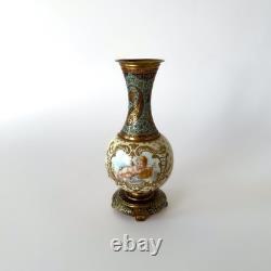 Vase Napoléon III en porcelaine de Sèvres et bronze doré Émaux champlevés XIXe