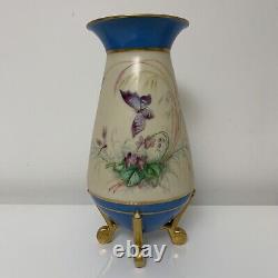 Vase en porcelaine à décor de papillons époque Napoléon 3 fin XIXe Paris