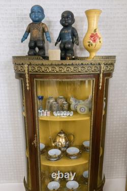 Vitrine de style Louis XV / Napoléon III en bois et bronze doré Époque fin XIX