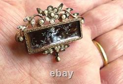 XIXè BROCHE VERMEIL ET EMAIL DEMI-PERLES. AMOUR JOUANT DE LA FLUTE. 393