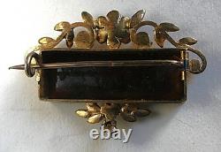 XIXè BROCHE VERMEIL ET EMAIL DEMI-PERLES. AMOUR JOUANT DE LA FLUTE. 393